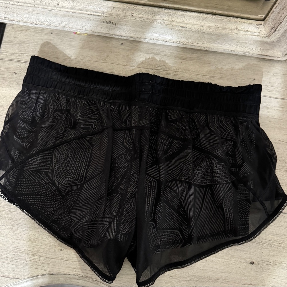 Lululemon city sky run shorts - Picture 8 of 9